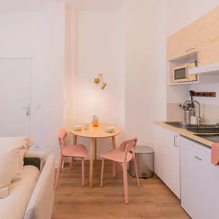 Modern In The 10th District Parigi